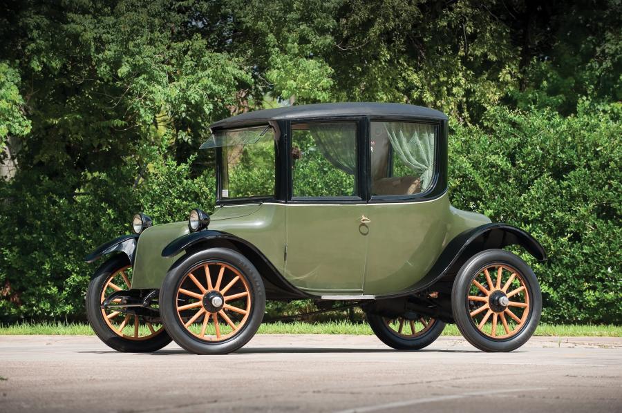 Milburn Electric Light Brougham '1918